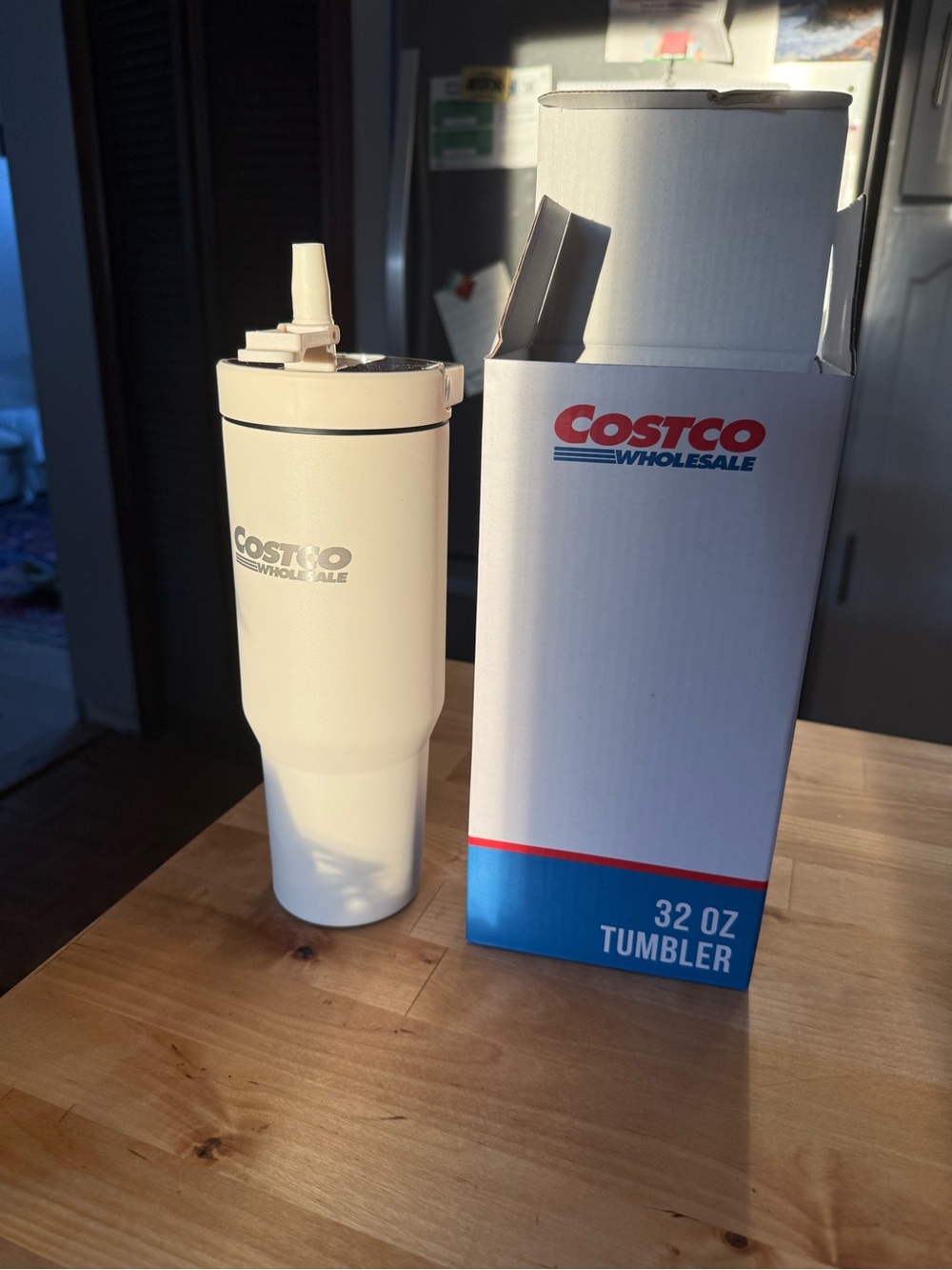 NWT Costco 32 oz Cream Travel Tumbler with Flip Straw